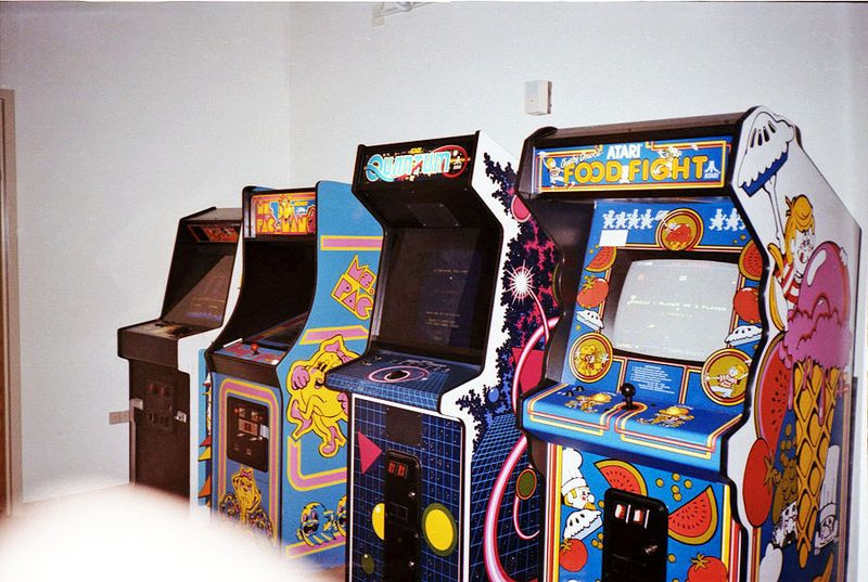 Photo vintage de quatre jeux d