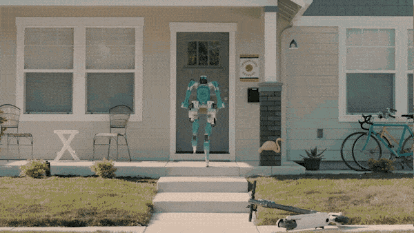 Ein Roboter, der ein Paket an eine Tür liefert