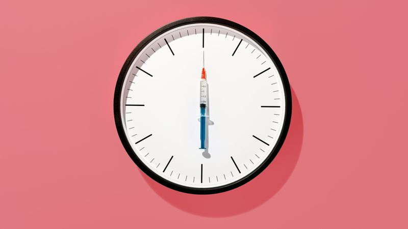 seringue sur horloge