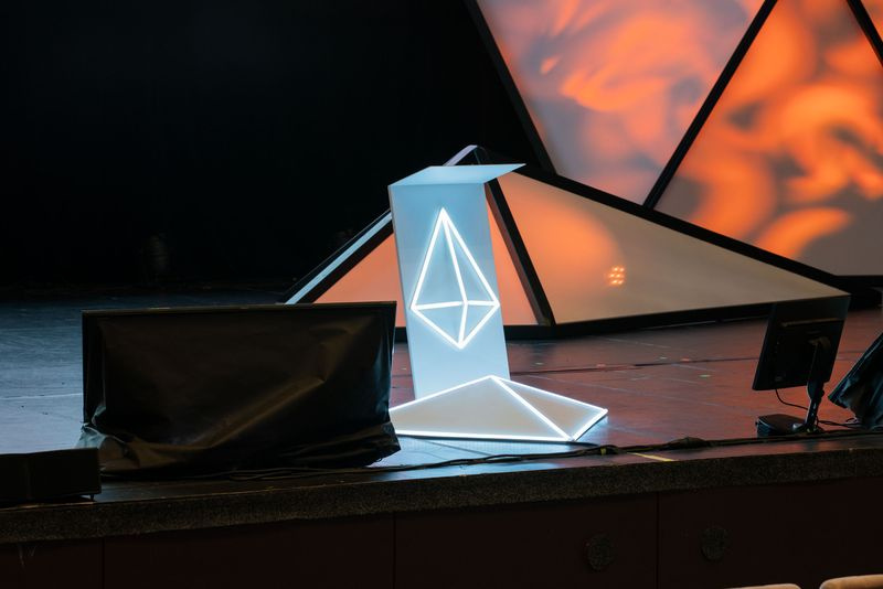 Photo de la scène à Devcon