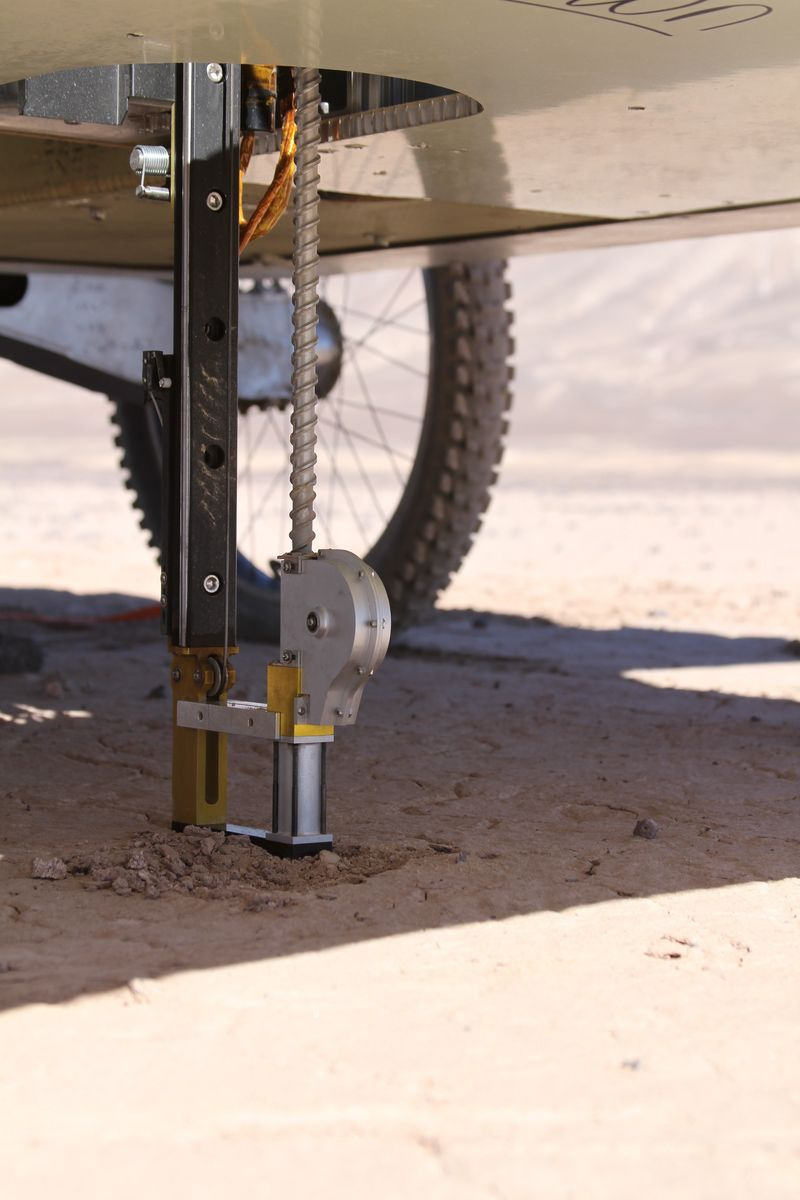 Gros plan sur le forage du rover martien