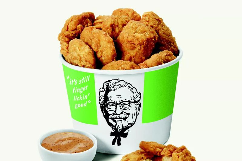 Un seau de nuggets de poulet KFC sans viande