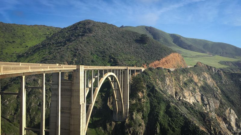 Le pont de Bixby Creek le long de la Californie