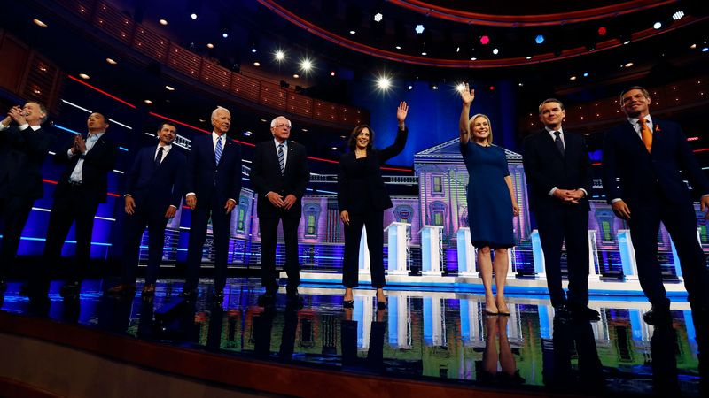 Une image des candidats démocrates à la présidentielle de 2020 lors du débat du 27 juillet.