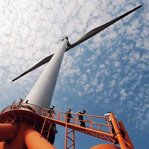 éolienne bipale à base orange