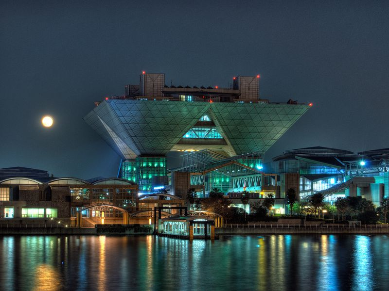 Tokyo Big Sight bei Nacht