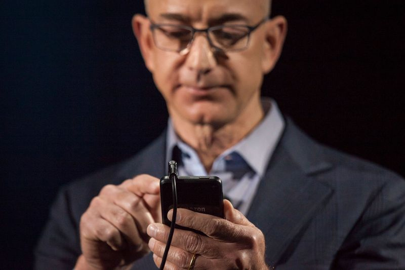Jeff Bezos sur un téléphone portable