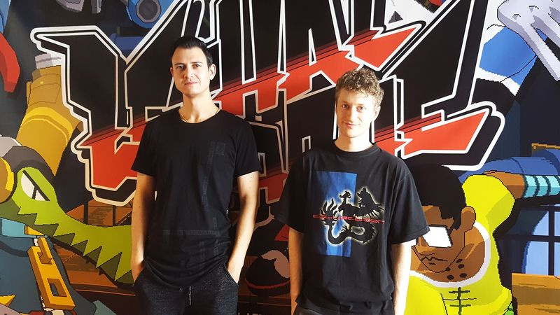 Tim Remmers (vas.) ja Dion Koster. Kuvan lähde