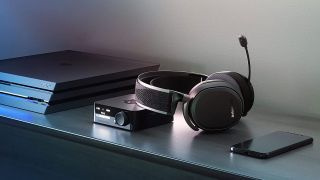 SteelSeries Arctis Pro headset med en PS4, iPhone og forstærker