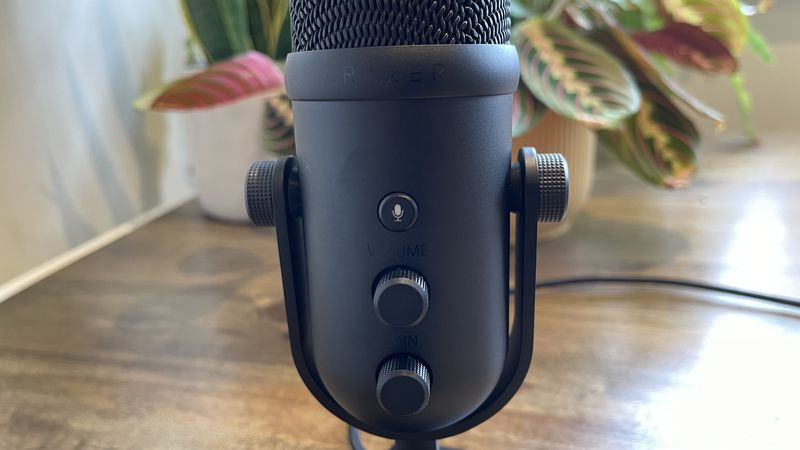 Razer Seiren V2 Pro
