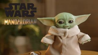 Animatronic Baby Yoda er her for at vinde dig med slingrende ører og yndig pludren