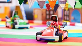 Du kan få Mario Kart Live: Home Circuit ind i din stue lige nu fra Best Buy