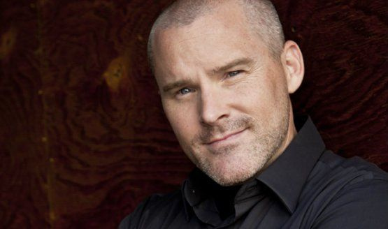 Roger Craig Smith - Mirage-Synchronsprecher