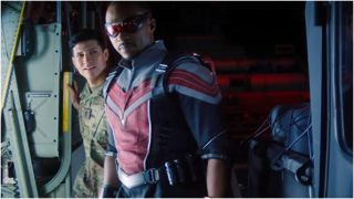 Anthony Mackie i Falken och vintersoldaten