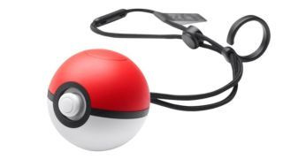 Poke Ball Plus sort fredag