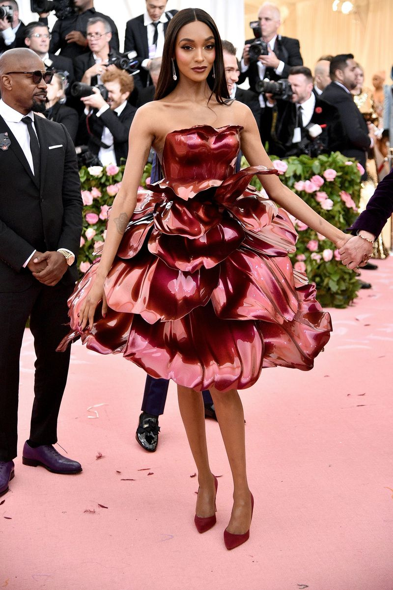 Ein Bild von Jourdann Dunn in einem 3D-gedruckten Kleid