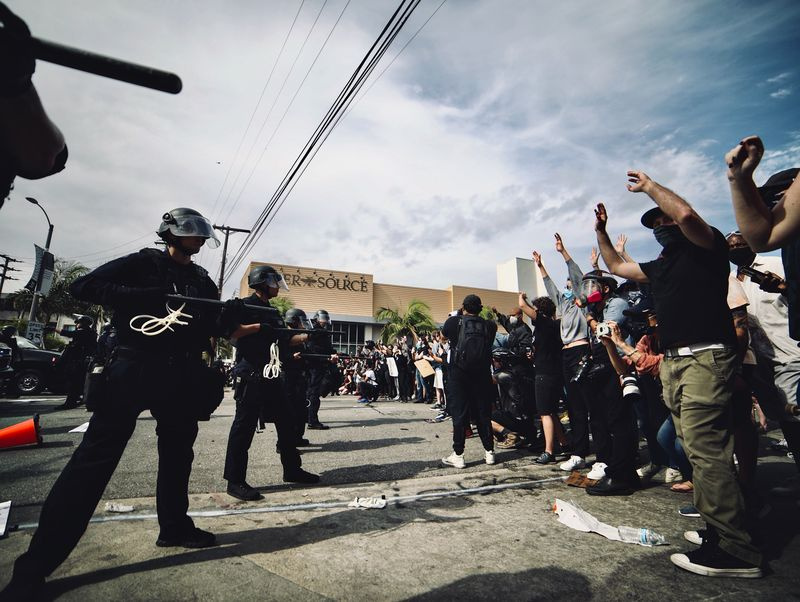 La police affronte les manifestants de Black Lives Matter à Los Angeles