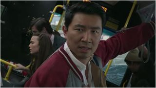 Simu Liu i Shang-Chi og legenden om de ti ringe