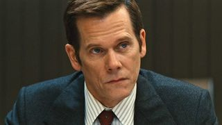 Kevin Bacon mustassa messussa
