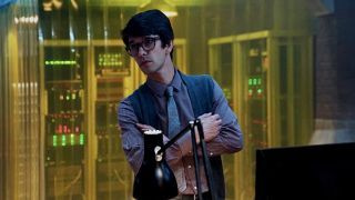 Ben Whishaw elokuvassa Ei aikaa kuolla