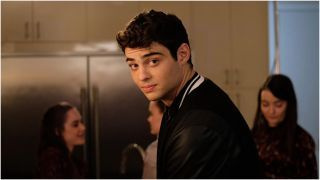 Noah Centineo elokuvassa Täydellinen treffi