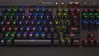 Risparmia $ 50 su una fantastica tastiera da gioco, la Corsair K65 LUX RGB