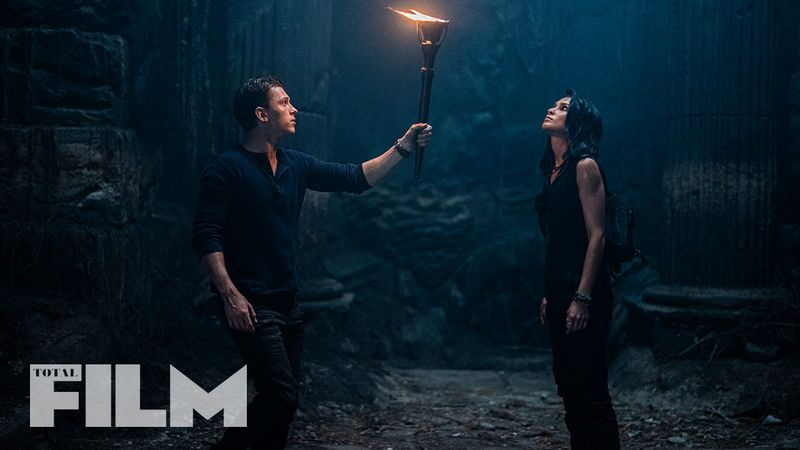 Tom Holland e Sophia Ali in Uncharted