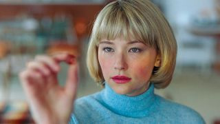 Haley Bennett i Swallow (2019)