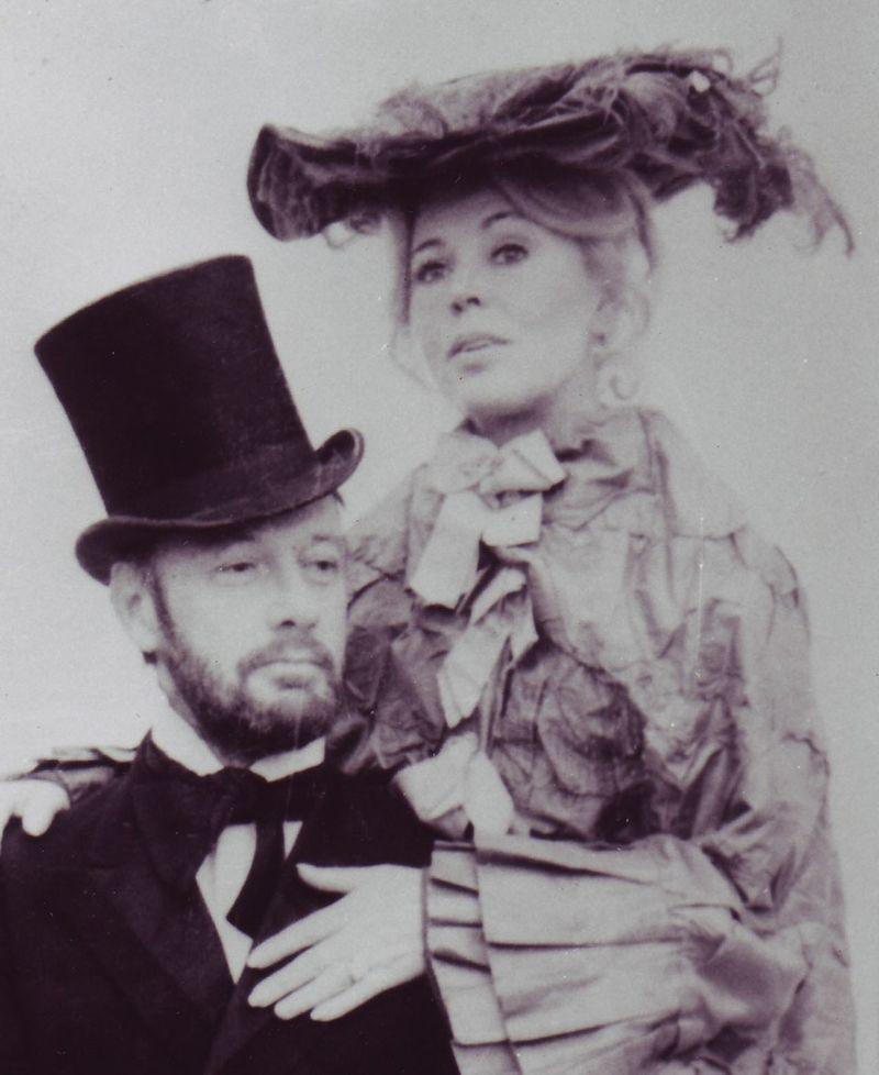 Stan & Joan Lee i kostume til en fest i