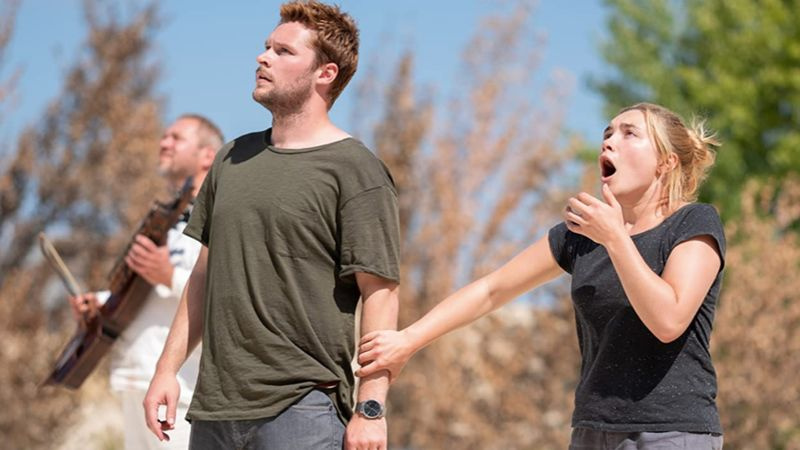 Florence Pugh en Jack Reynor in Midsommar