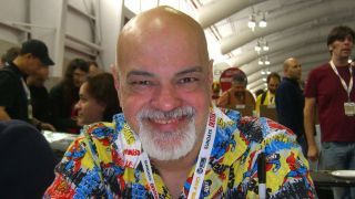 George Pérez-Foto von Luigi Novi, verwendet unter Creative Commons-Lizenz