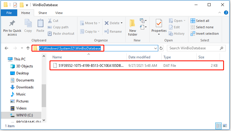 отидете до C:WindowsSystem32WinBioDatabase