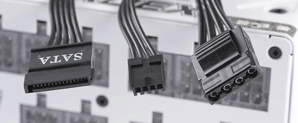   SATA ja D4Pin pistikud