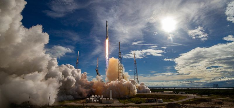 Lancement de SpaceX Falcon 9.