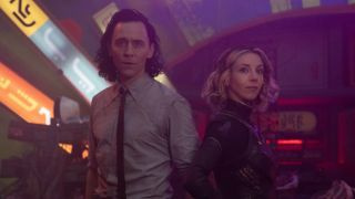 Tom Hiddleston og Sophia Di Martino som Loki og Sylvie