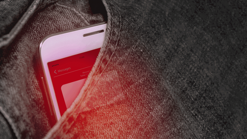 sms dans un pantalon