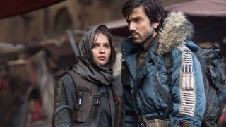 Felicity Jones e Diego Luna in Rogue One: A Star Wars Story